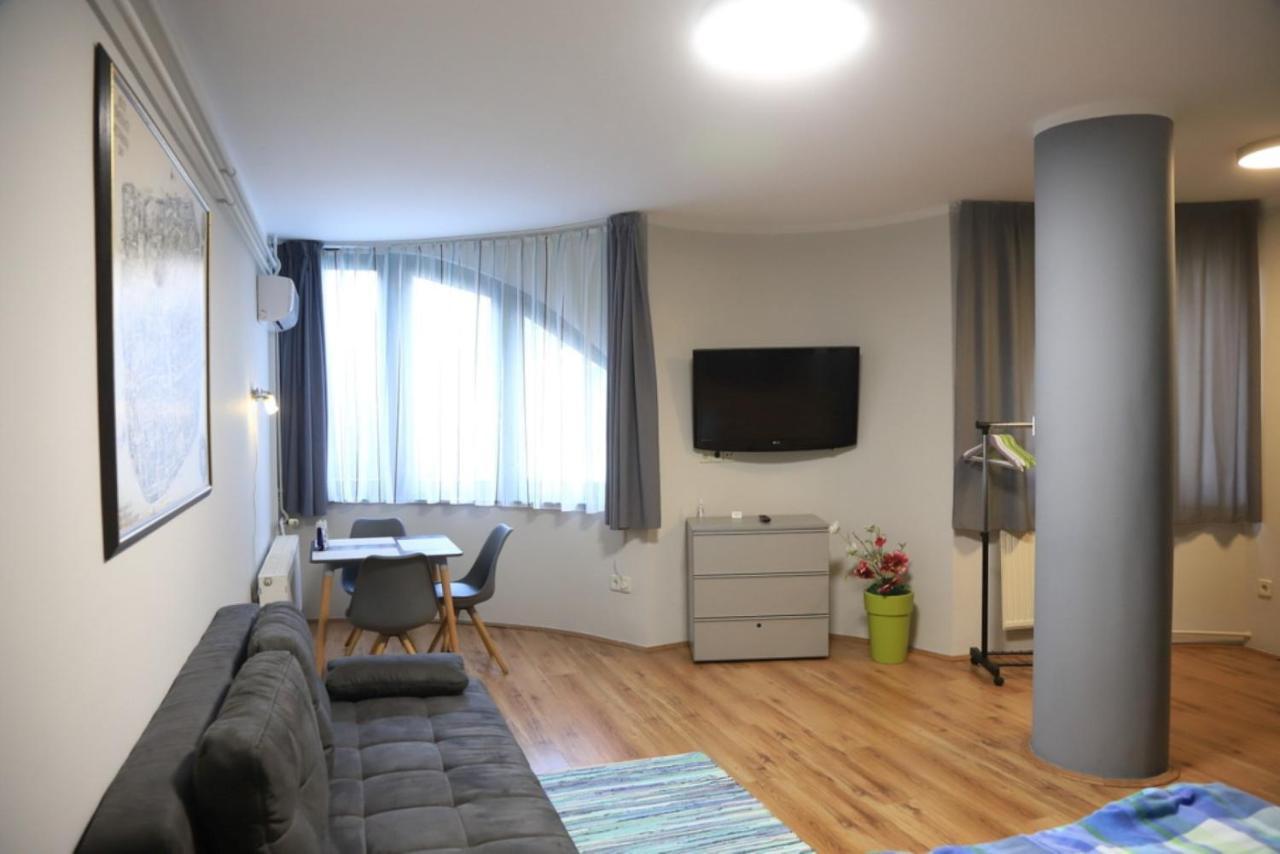 Studio Gold Apartman Pécs Zewnętrze zdjęcie