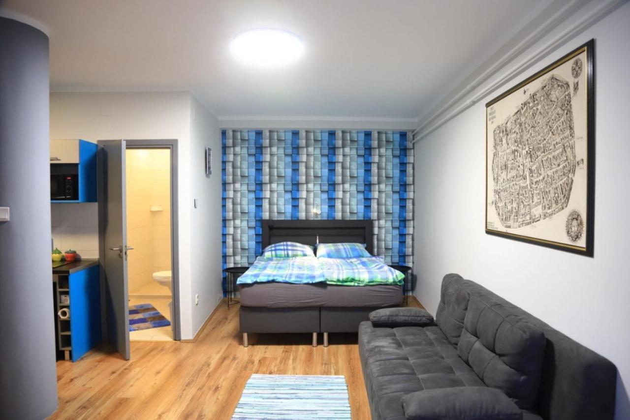 Studio Gold Apartman Pécs Zewnętrze zdjęcie