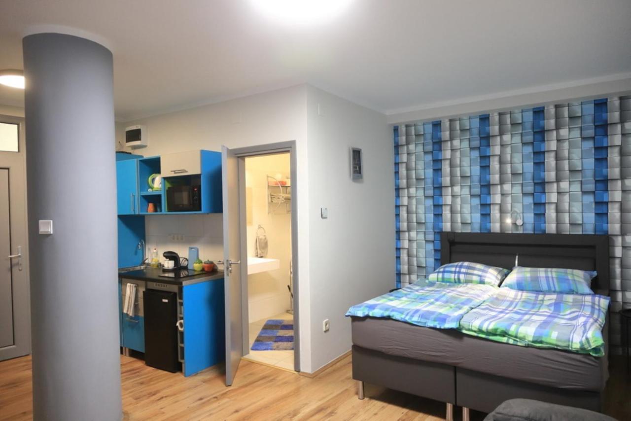 Studio Gold Apartman Pécs Zewnętrze zdjęcie